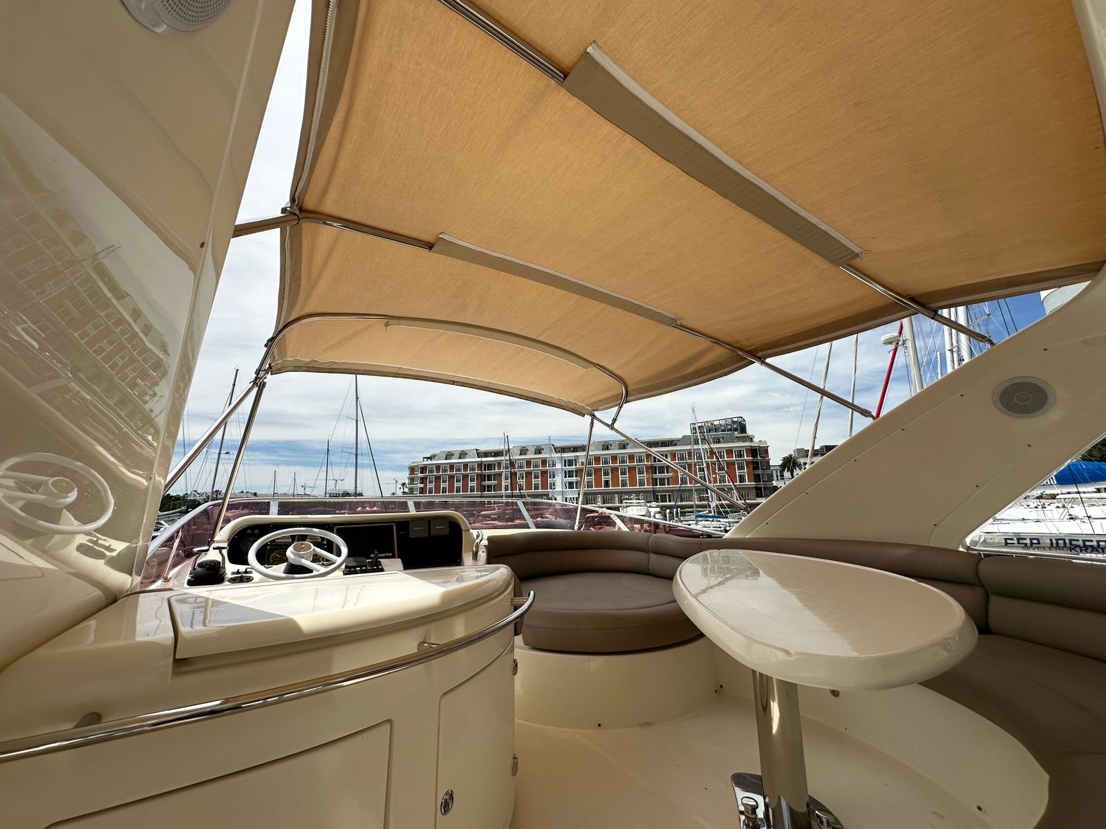 The flybridge aboard M/Y Alias