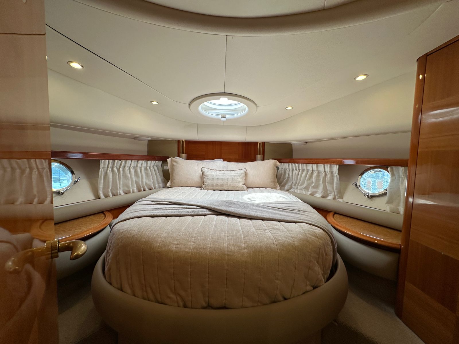 VIP cabin aboard Alias